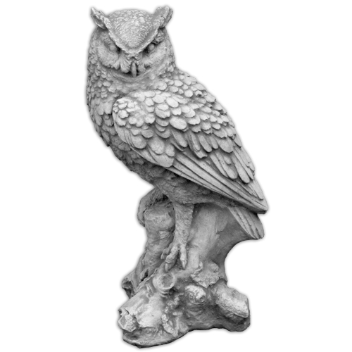 Sowa Stojąca na Pniu